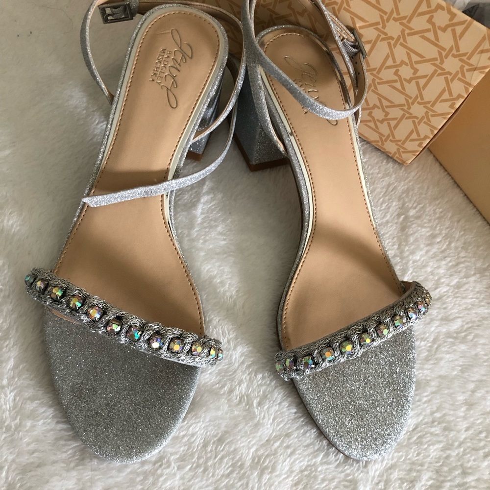 Jewel by Badgley Mischka Odonna sandals. Size 8 never worn. Brand new in box. - Picture 3 of 15